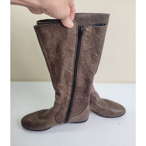Born Boots Grayish Brown Leather Flat Heel Soft Studded Side Zip Women's Sz 7.5 - Picture 10 of 12